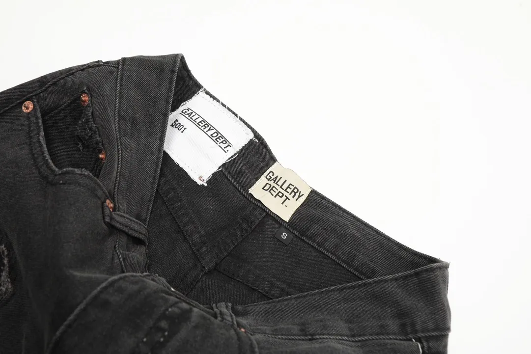 #8020 P246💰 GALLERY DEPT. Skull hand-stitched distressed distressed jeans - Original purchased and patterned to truly restore the ultimate vintage texture - Original hardware accessories, washed and other elevators, QR code analysis are all purchased from the original factory, high degree of restoration, you are welcome to compare with a certain product~ - Three-dimensional version Loose and comfortable, not picky about the figure, tall and slim, factory Seiko, original factory quality control, same style for men and women, can be matched with couples, versatile recommendation Essential jeans for all seasons Color: Distressed Black Size: S-XXL (28-36)